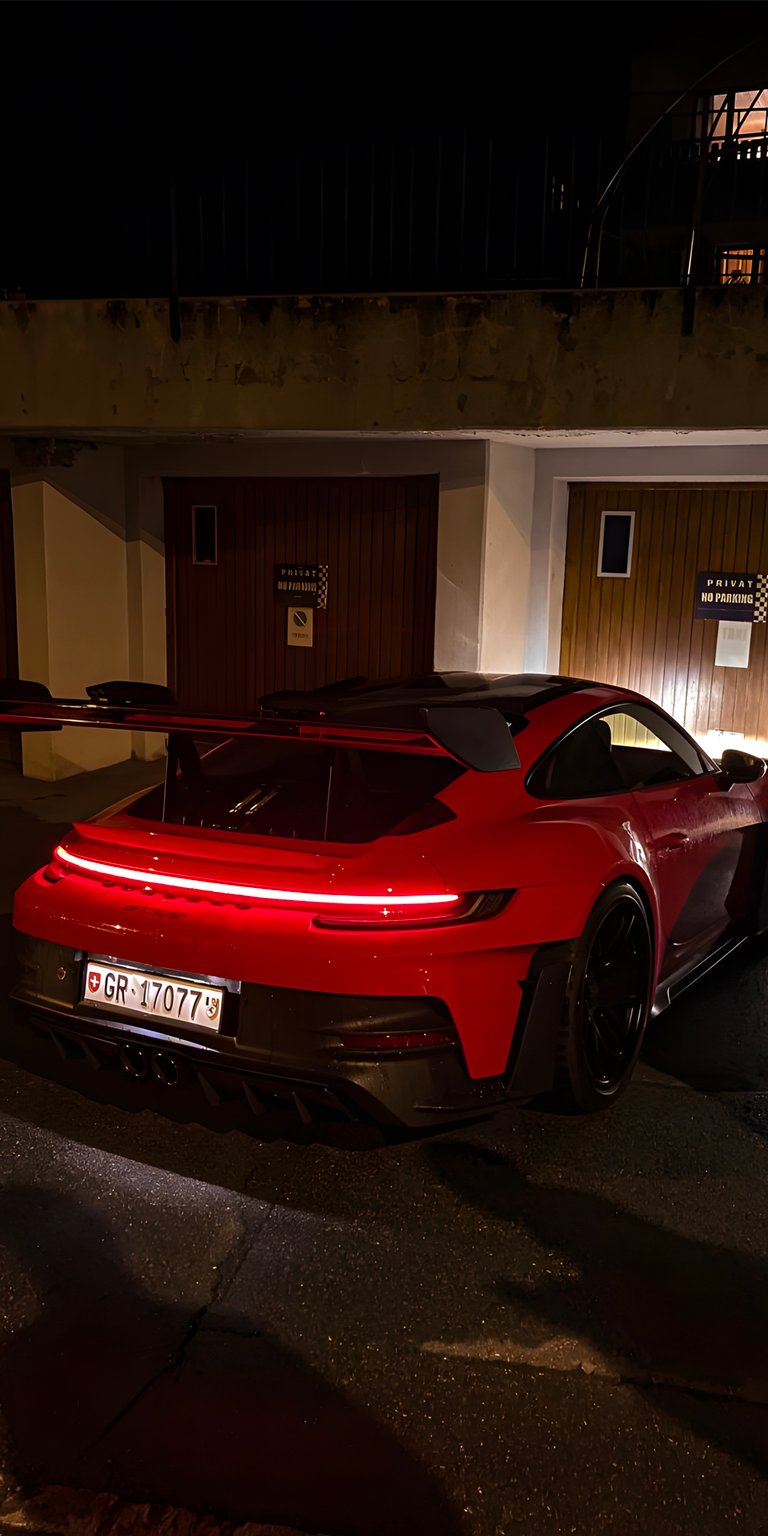 911 GT3RS 4k wallpaper iPhone