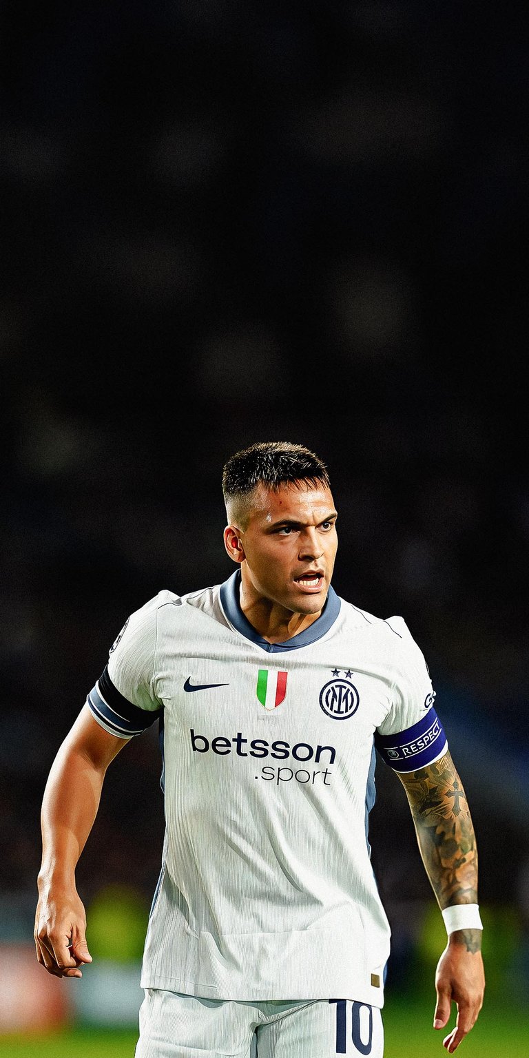 Lautaro Martinez during the UEFA Champions League Wallpaper 4k iPhone