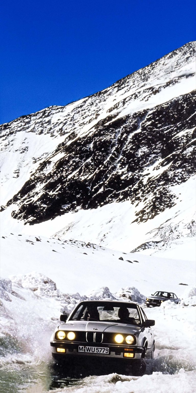 E30 325i wallpaper iOS HD