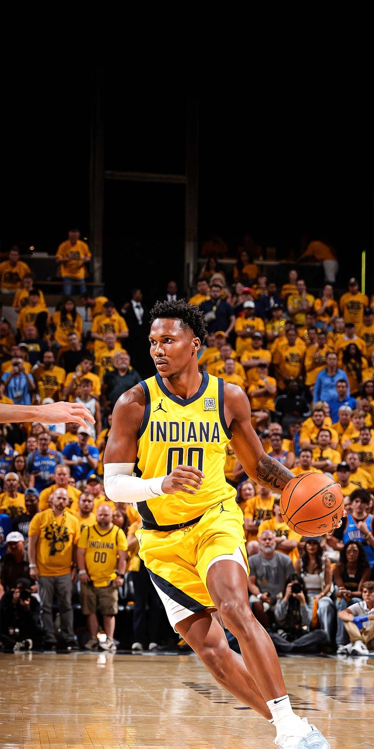 Bennedict Mathurin handles the ball wallpaper iPhone HD