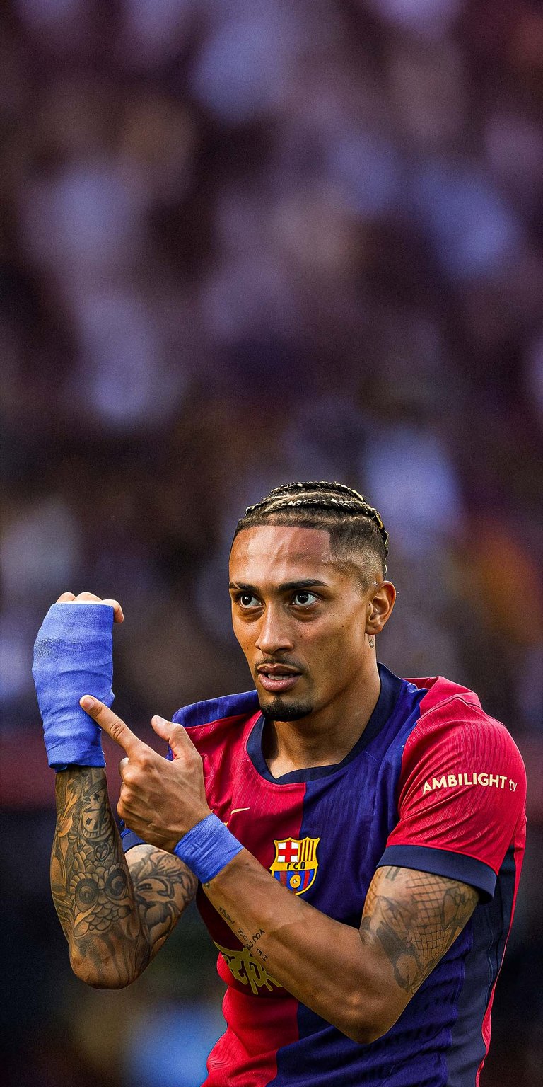 Raphina of FC Barcelona during the LaLiga match Wallpaper iPhone