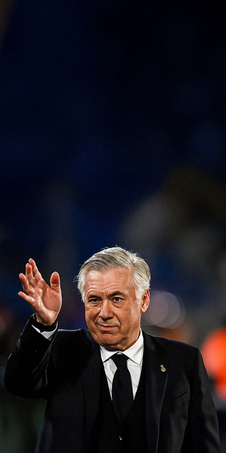 Carlos Ancelotti head coach of Real Madrid wallpaper 4k iPhone