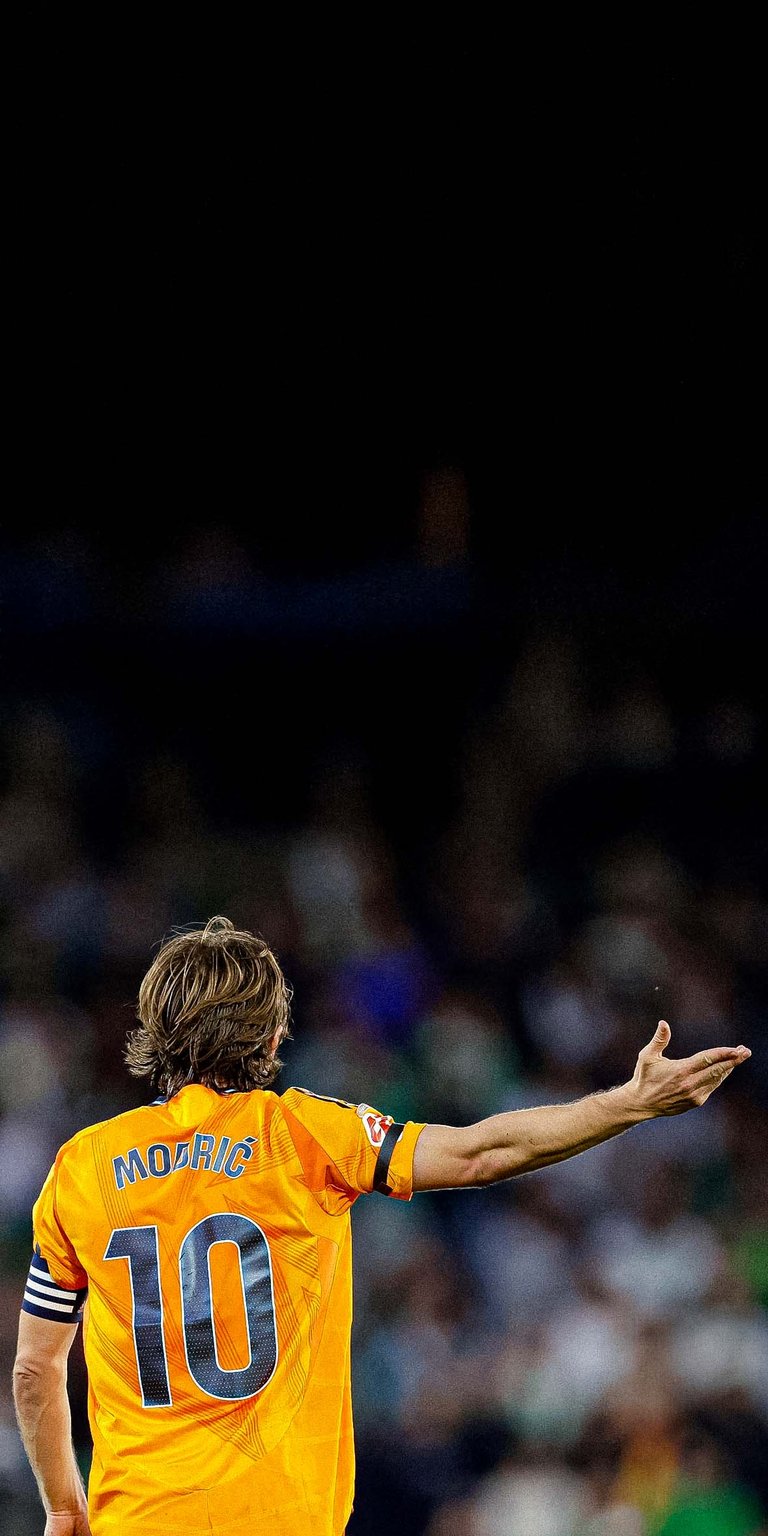 Luka Modric gestures wallpaper mobile HD