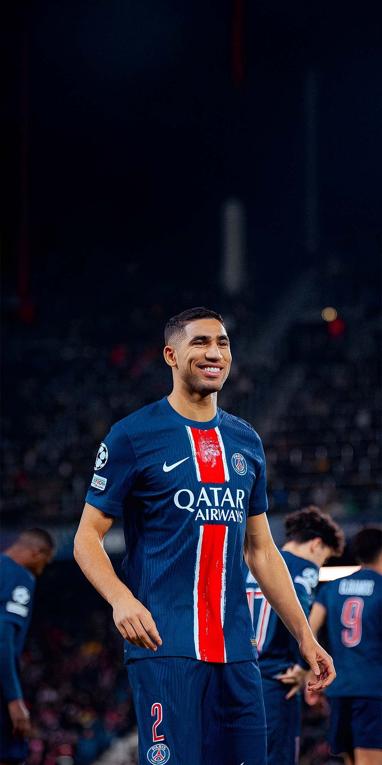 Achraf Hakimi smiling in the game wallpaper