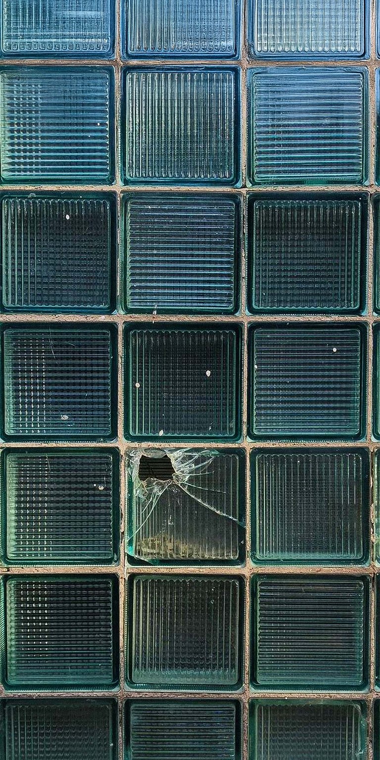Broken Window Glass Wallpaper HD for iOS
