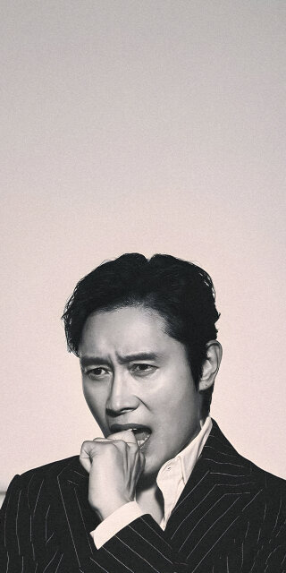 Squid Game 2 The Frontman biting his fist black and white wallpaper 4k