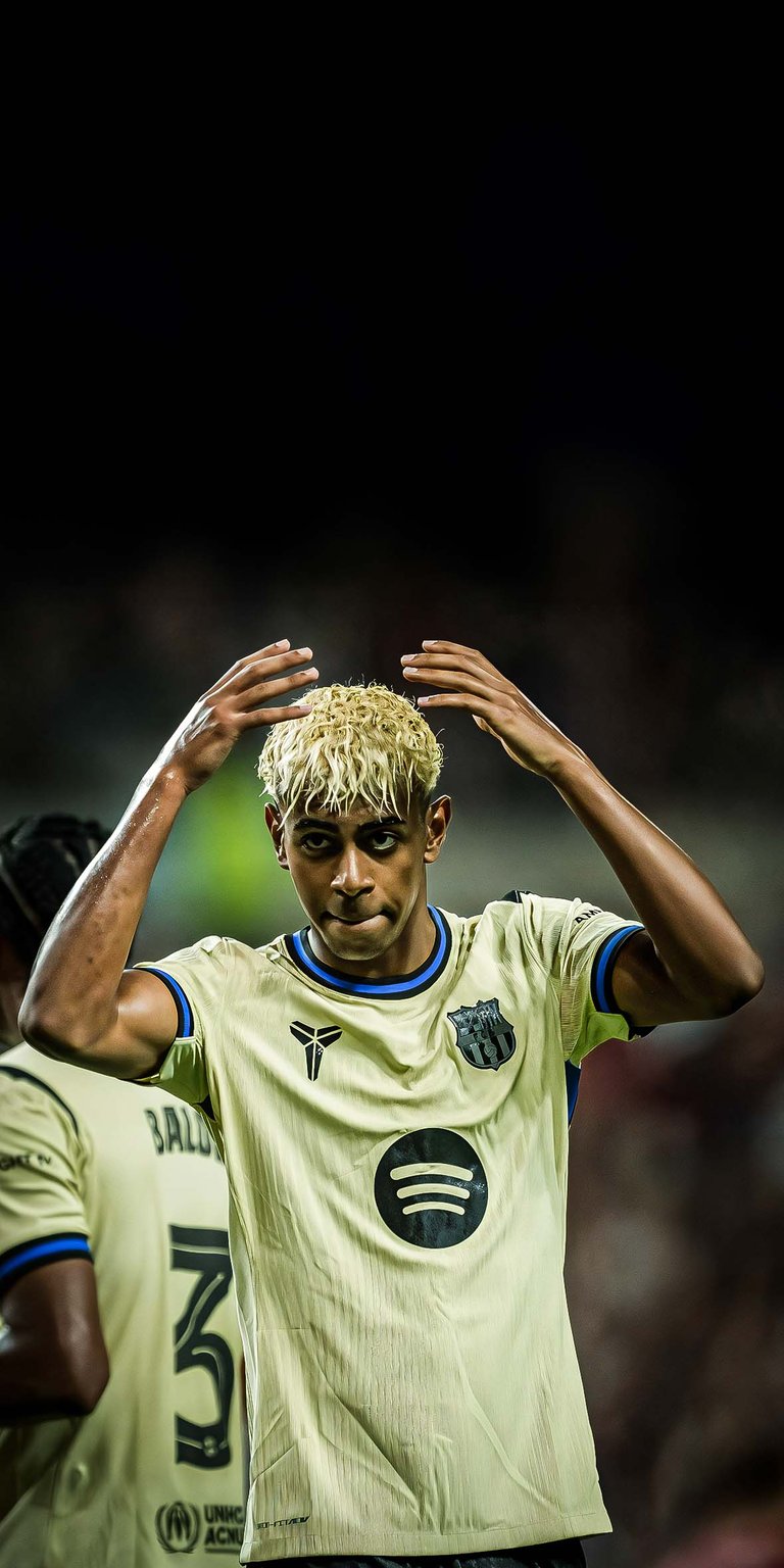 Lamine Yamal posing wallpaper iOS