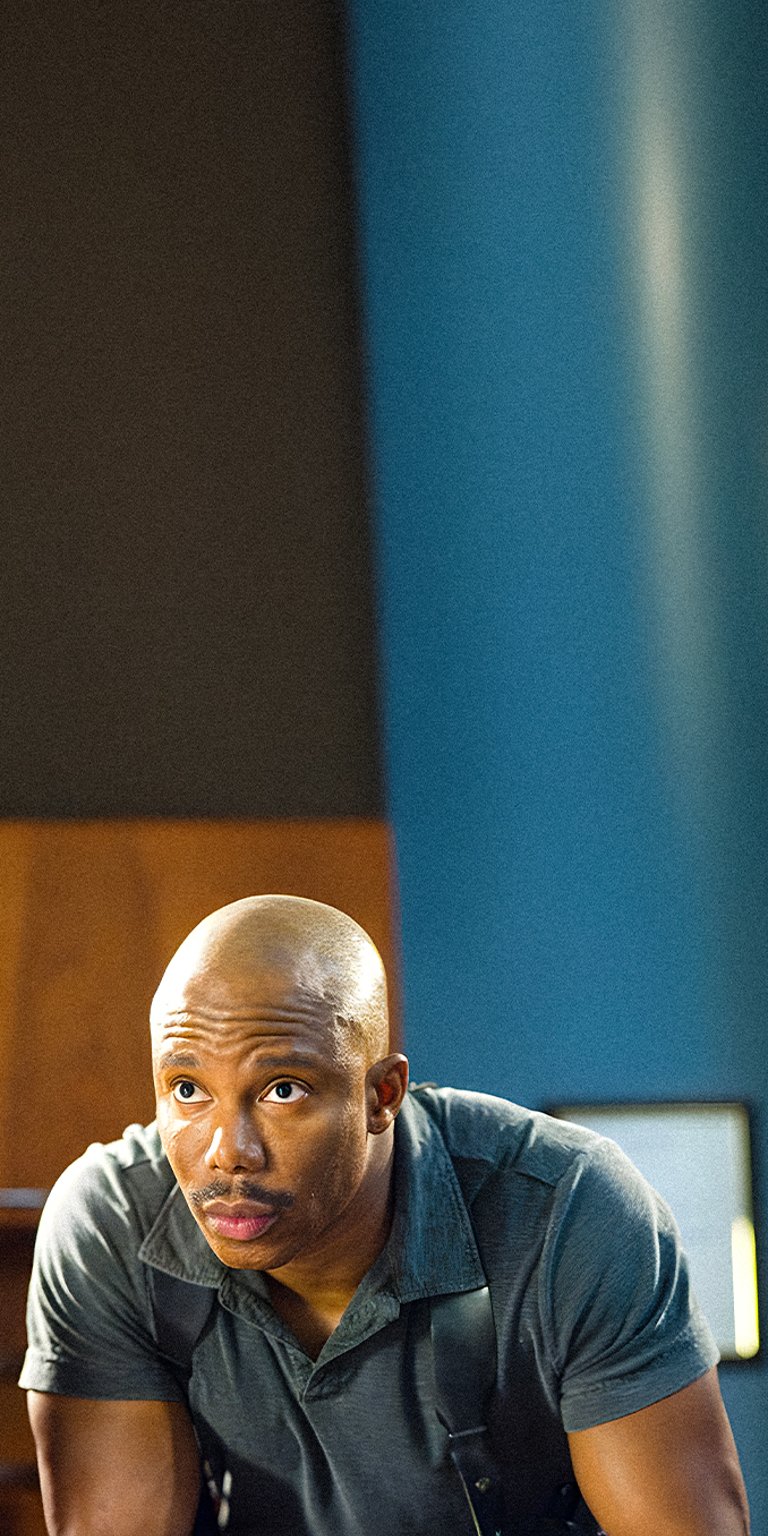 Dexter James Doakes listening wallpaper