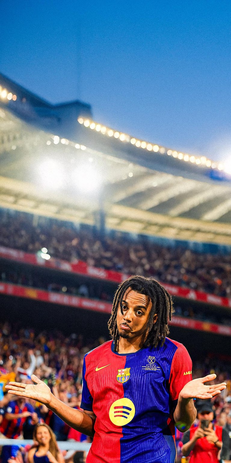 Jules Kounde scores his team's third goal Wallpaper 4k iPhone