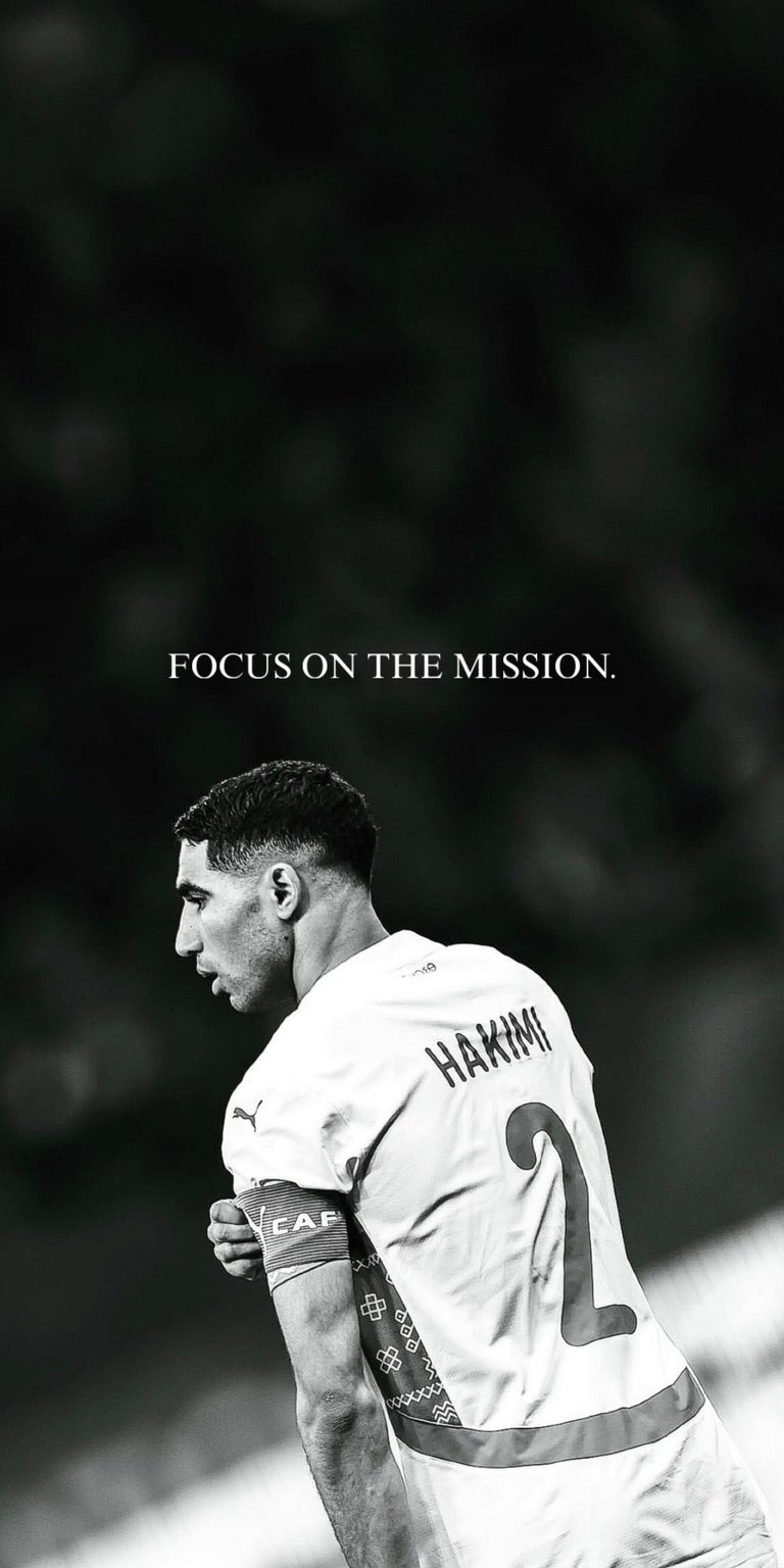 Get this Achraf Hakimi 4K wallpaper featuring a dramatic black and white cinematic edit of the world-class defender. This mobile wallpaper focuses on high-contrast textures and minimalist design for a clean, sophisticated lock screen.