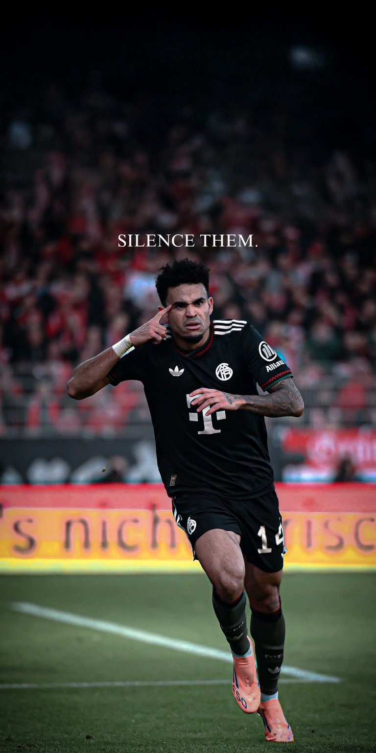 The image features Colombian professional footballer Luis Díaz, who plays as a winger for Bundesliga club Bayern Munich with sharp 4K visuals