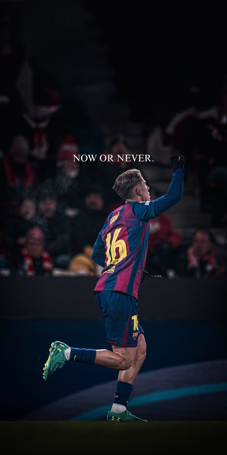 Capture the future of football with this Pedri Live wallpaper depicting the young star in action for FC Barcelona. This vibrant Live wallpaper brings the energy of the pitch to your mobile phone with rich colors and a sharp 4K finish.