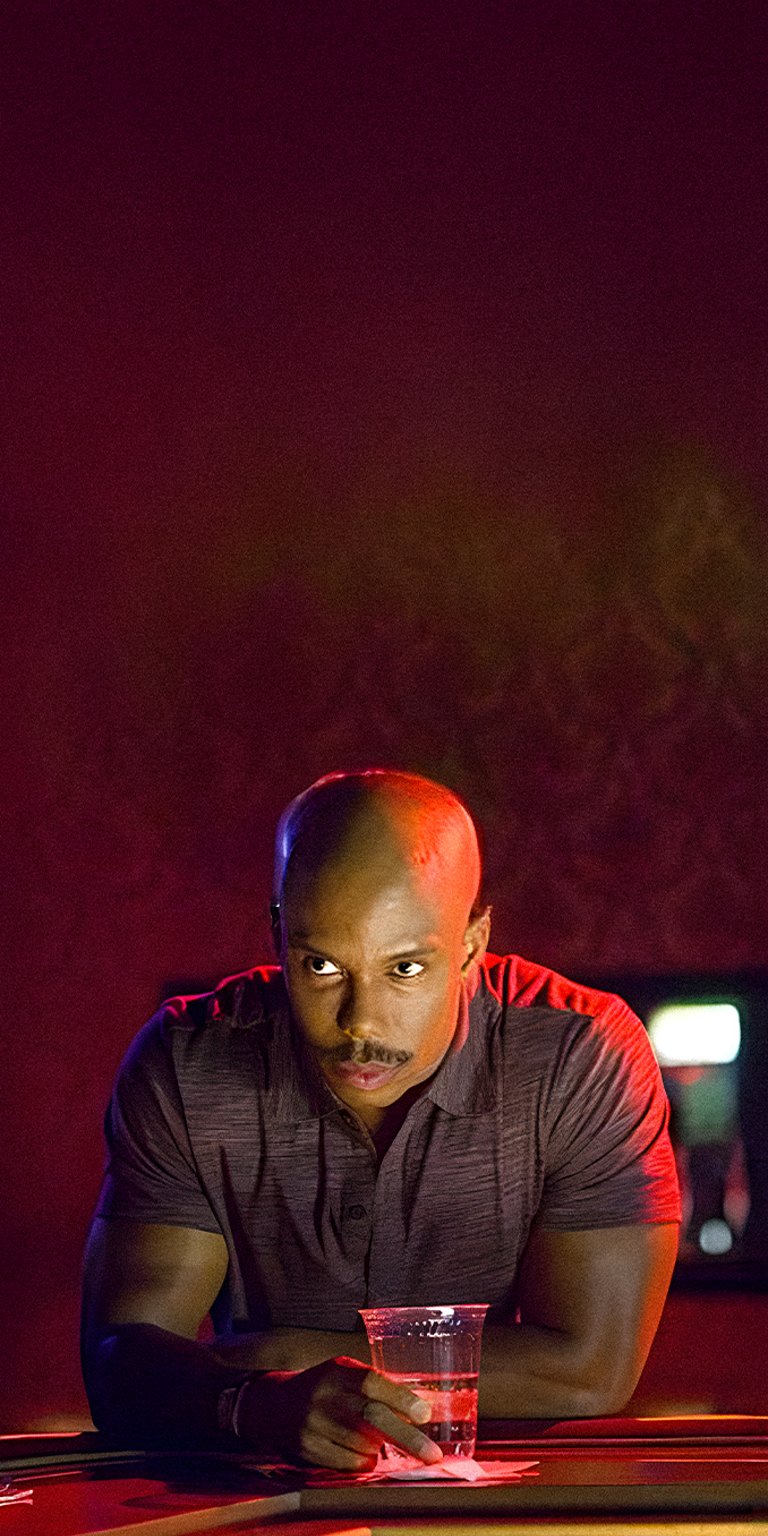 James Doakes drinking in a bar wallpaper