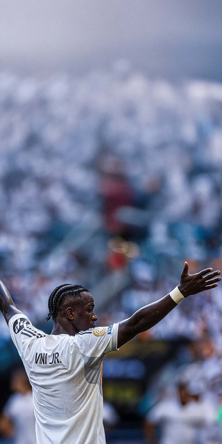 Vinicius Junior reacts during the FIFA Club World Cup wallpaper 4k iPhone