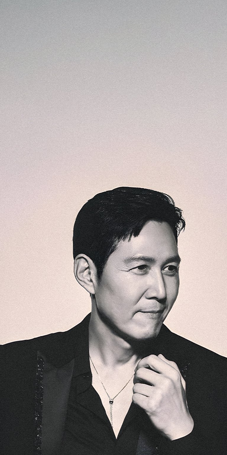 Squid Game 2 Gi Hun Player 456 black and white wallpaper 4k