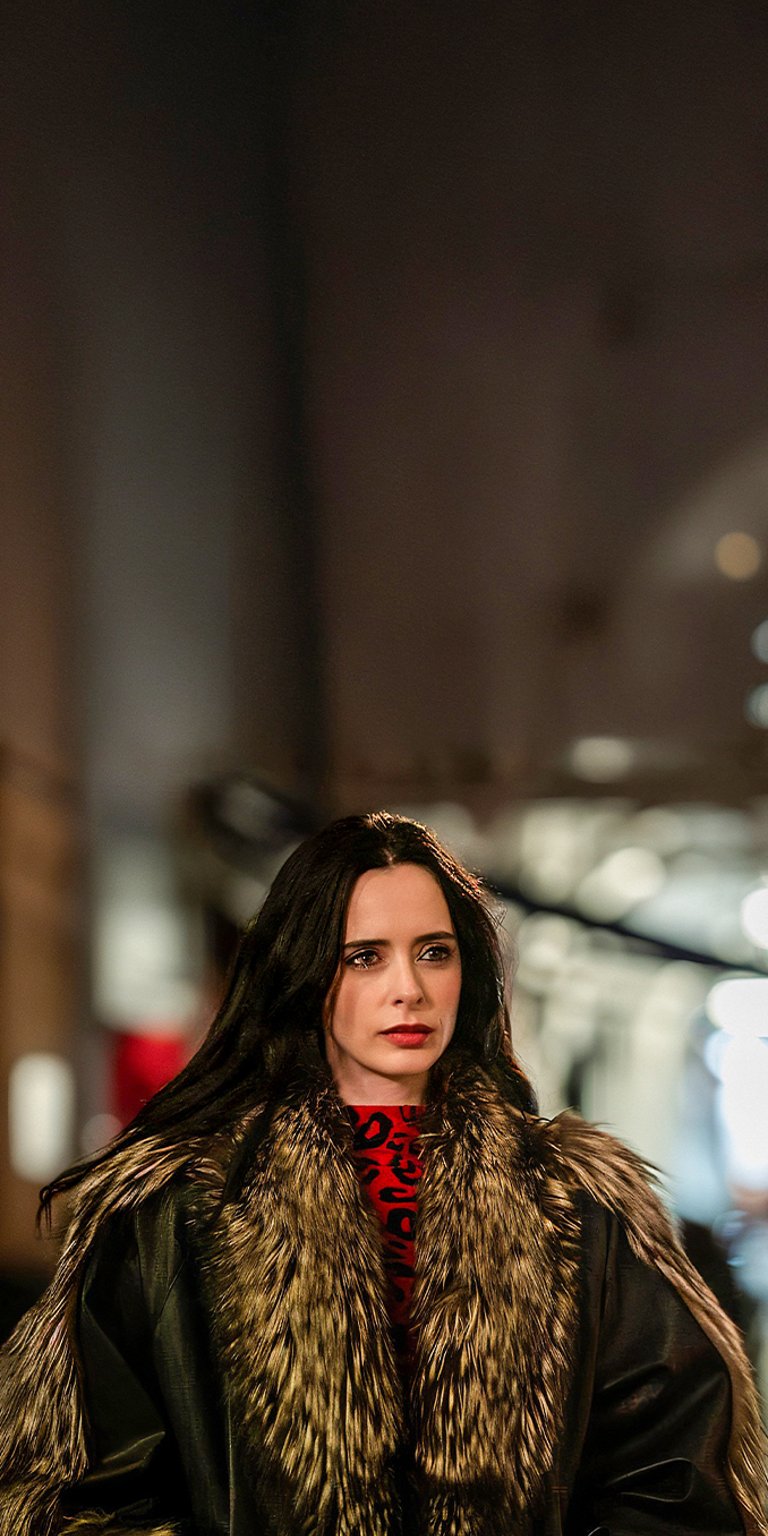 Mia Lapierre wallpaper iPhone 4K