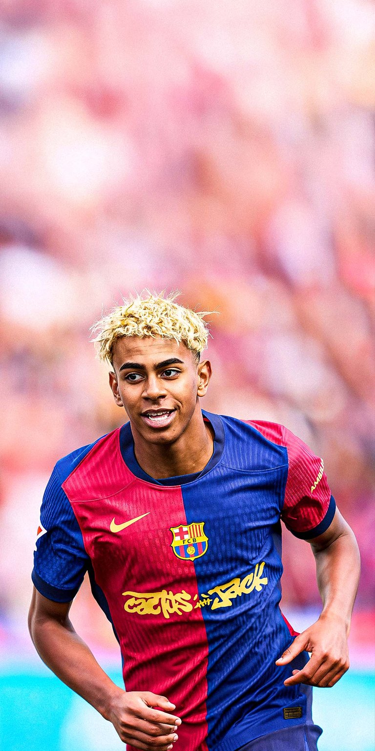 Lamine Yamal of FC Barcelona reacts during the LaLiga EA Sports match Wallpaper