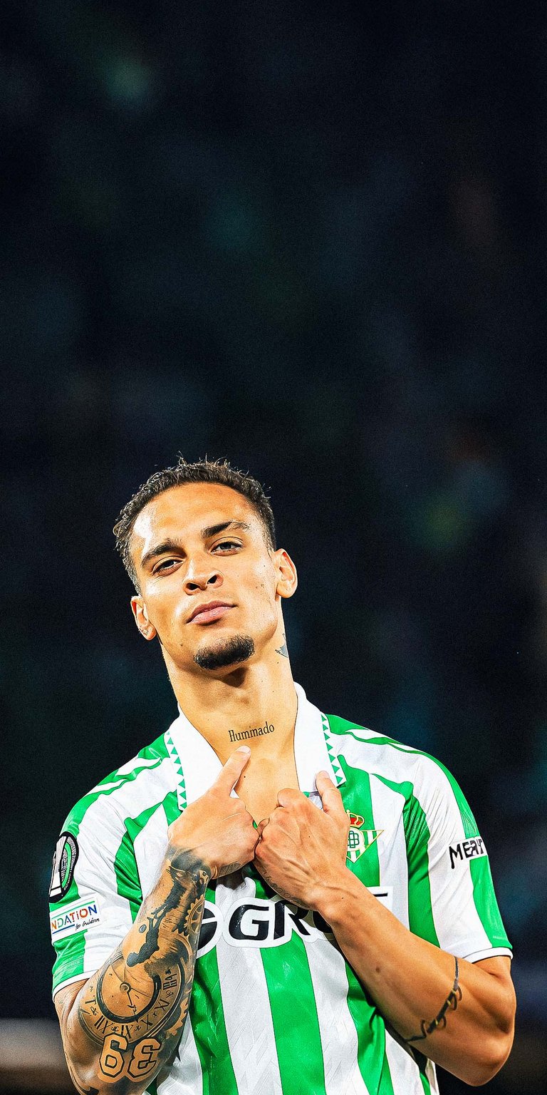 Antony of Real Betis celebrates scoring his team's second goal Wallpaper