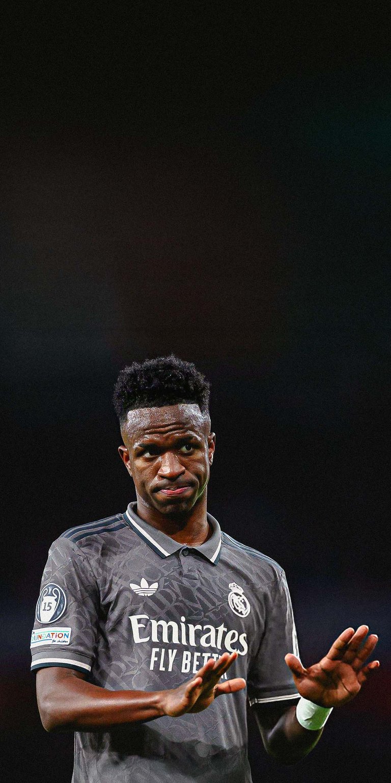 Vinicius Junior  dejected Wallpaper 4k mobile