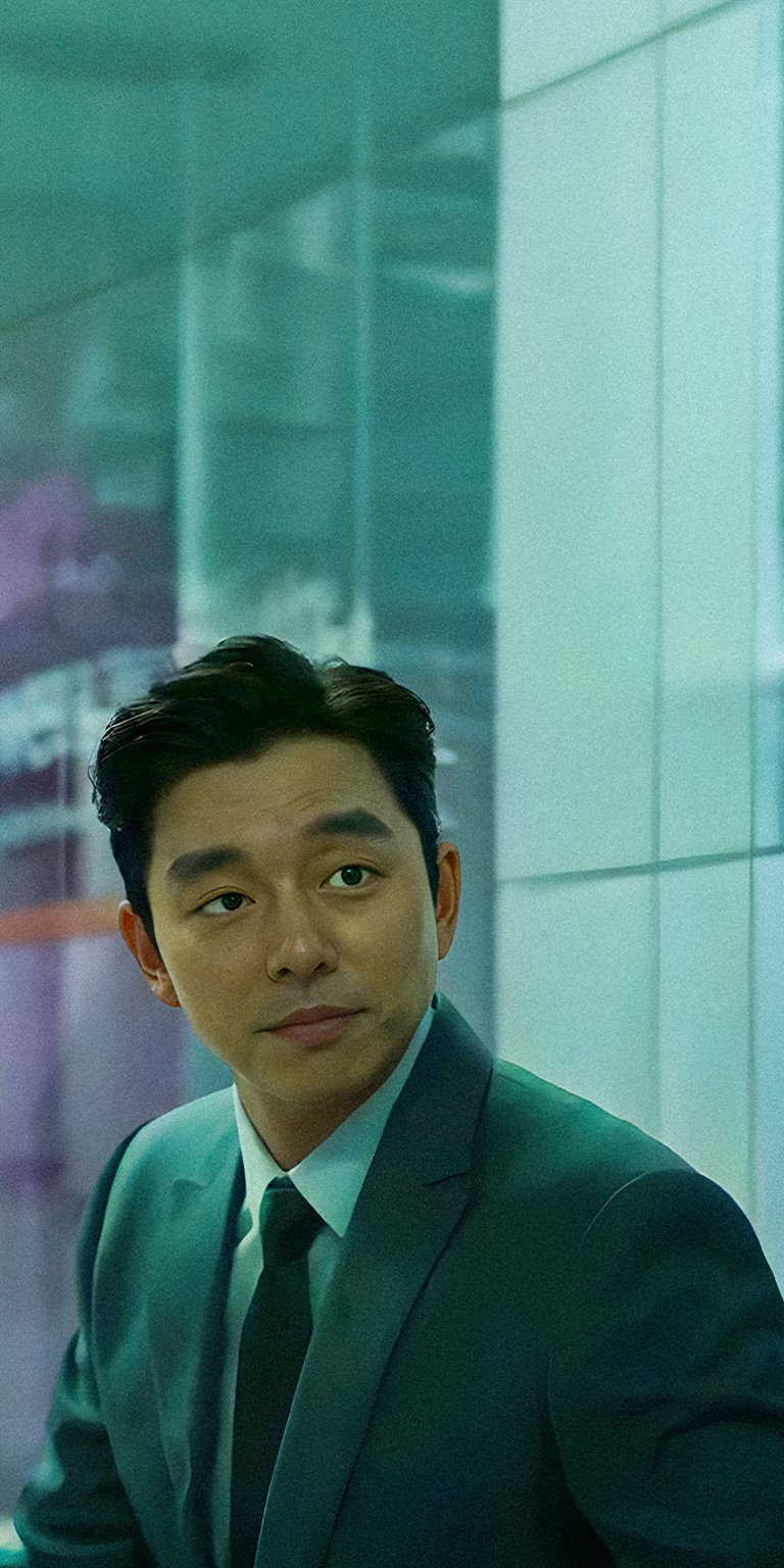 Salesman guy wearing his suit wallpaper 4k