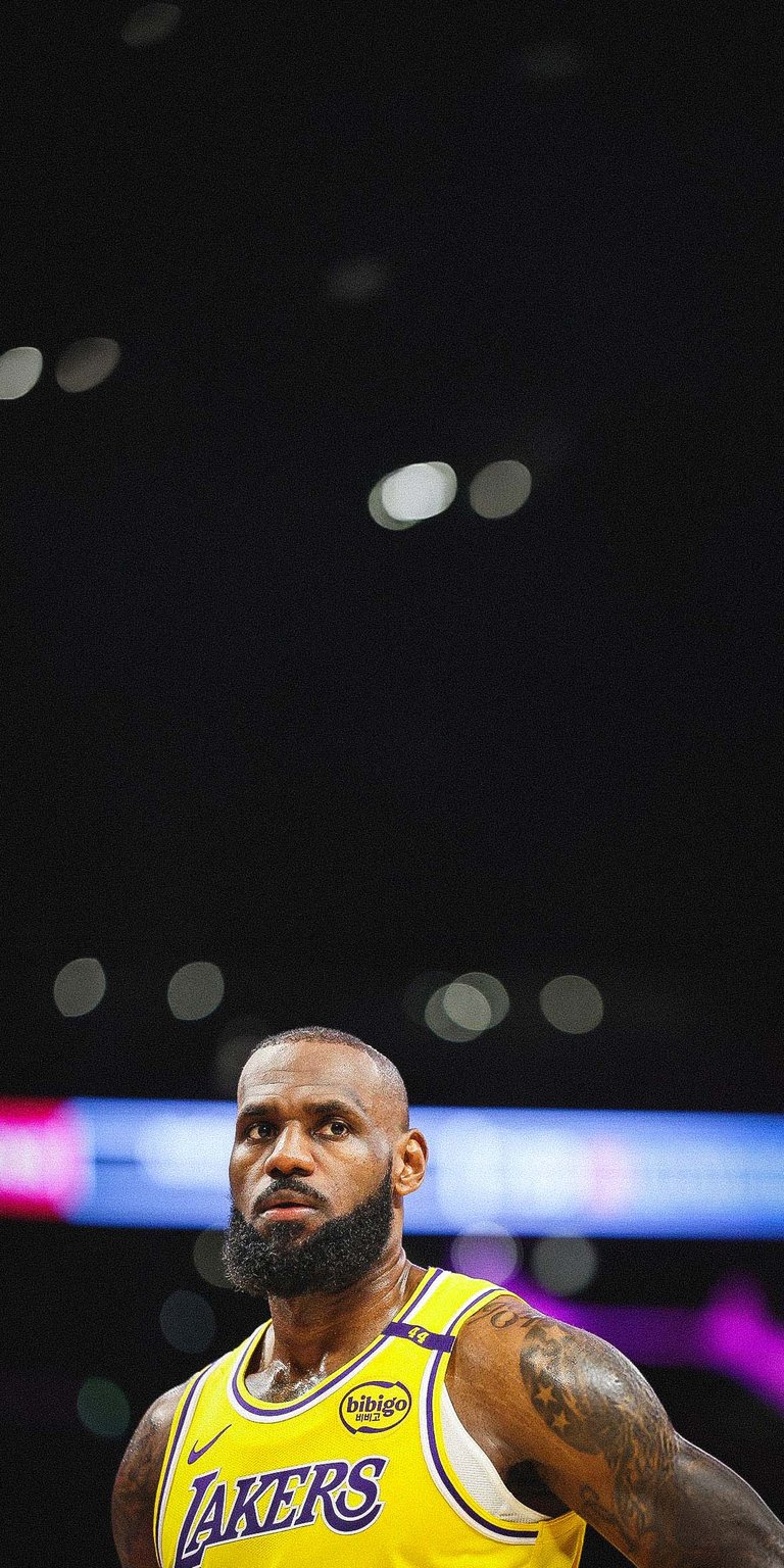 LeBron James of the looks wallpaper for iPhone