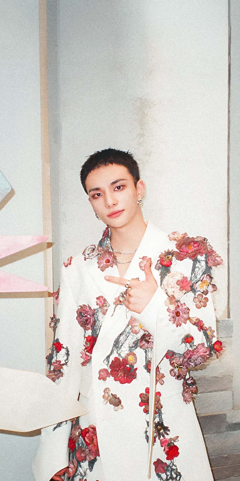 Hyunjin iPhone wallpaper HD