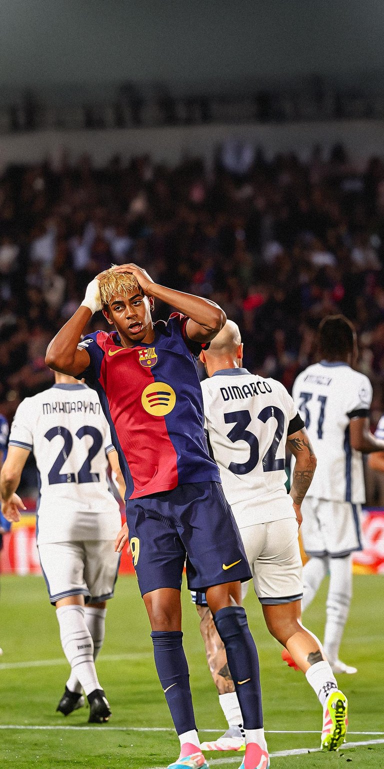 Lamine Yamal reacts during the game Wallpaper HD iPhone