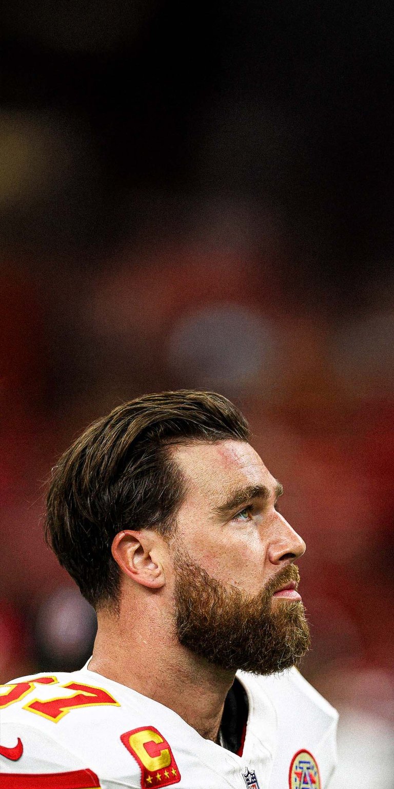 Travis Kelce Sad Kansas City Chiefs v Philadelphia Eagles Wallpaper