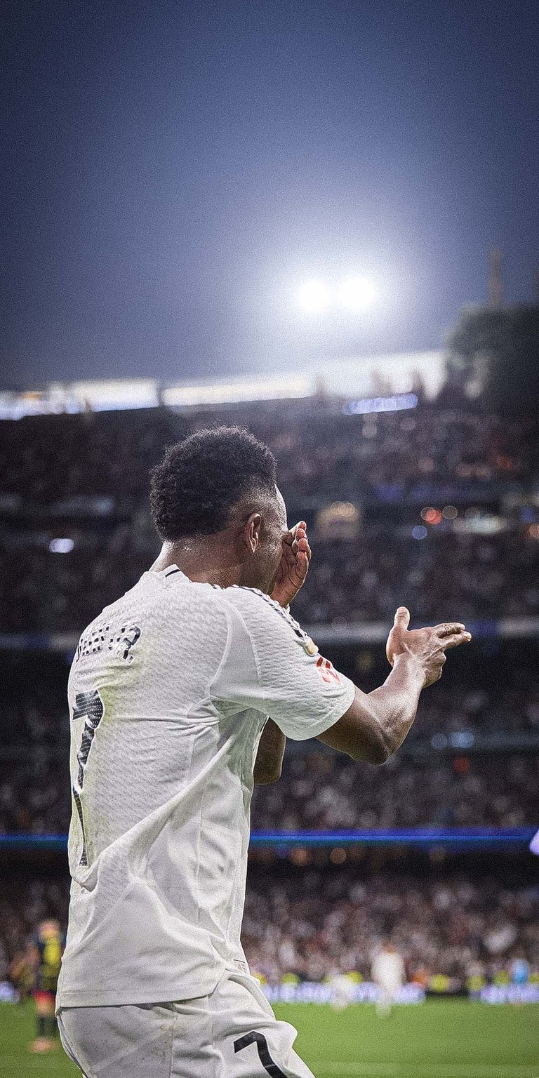 Vinicius Jr celebrating wallpaper mobile 4k