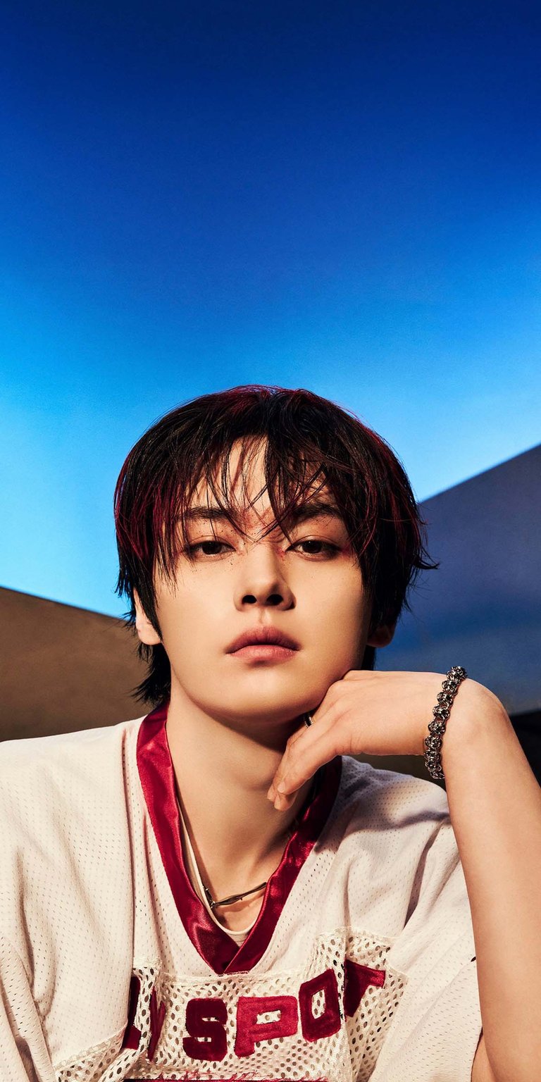 Lee Know iPhone wallpaper HD