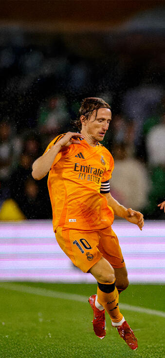 Luka Modrić matching wallpaper iPhone