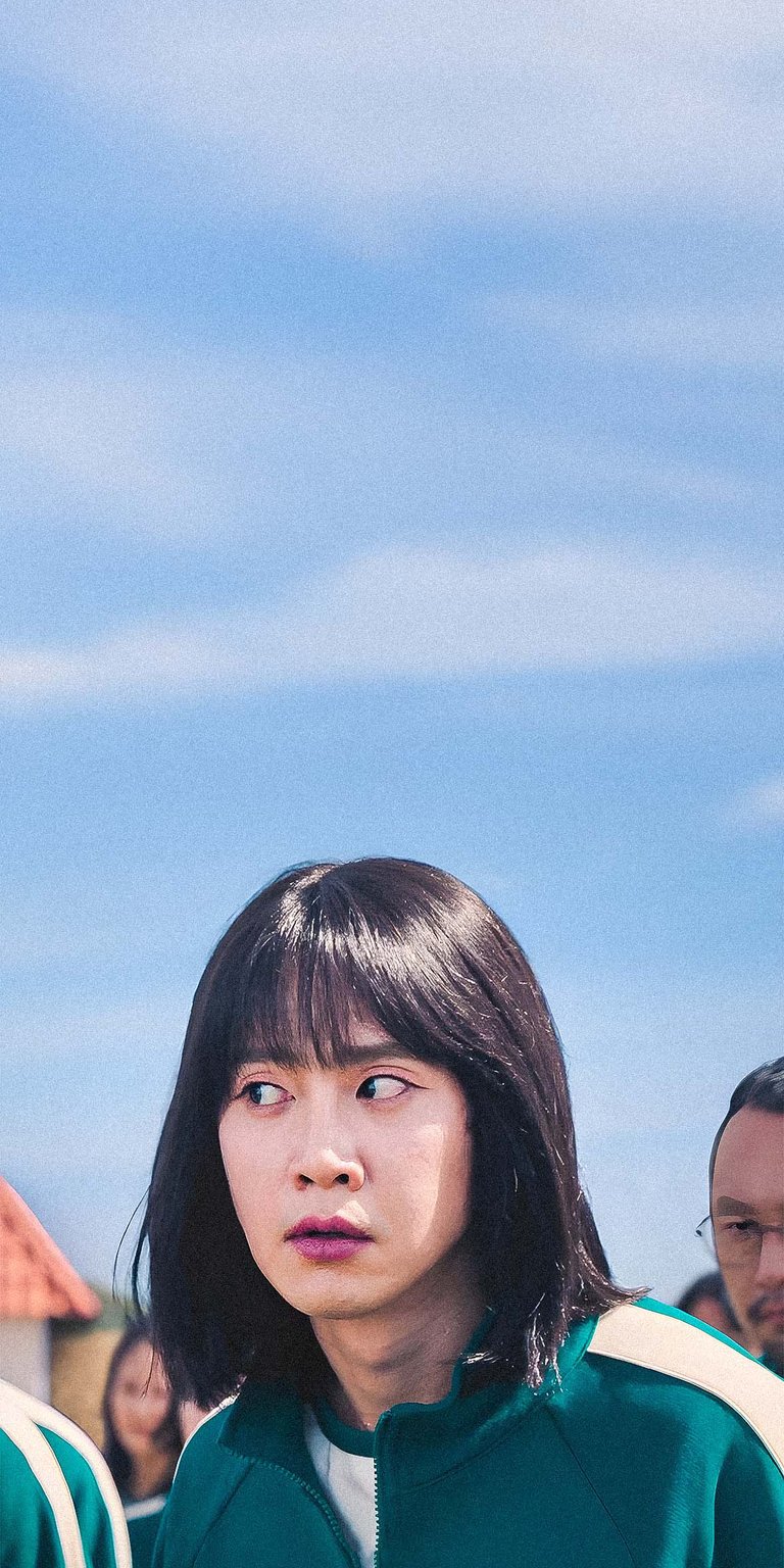 Cho Hyun Ju playing Green light and red light game portrait 4k wallpaper