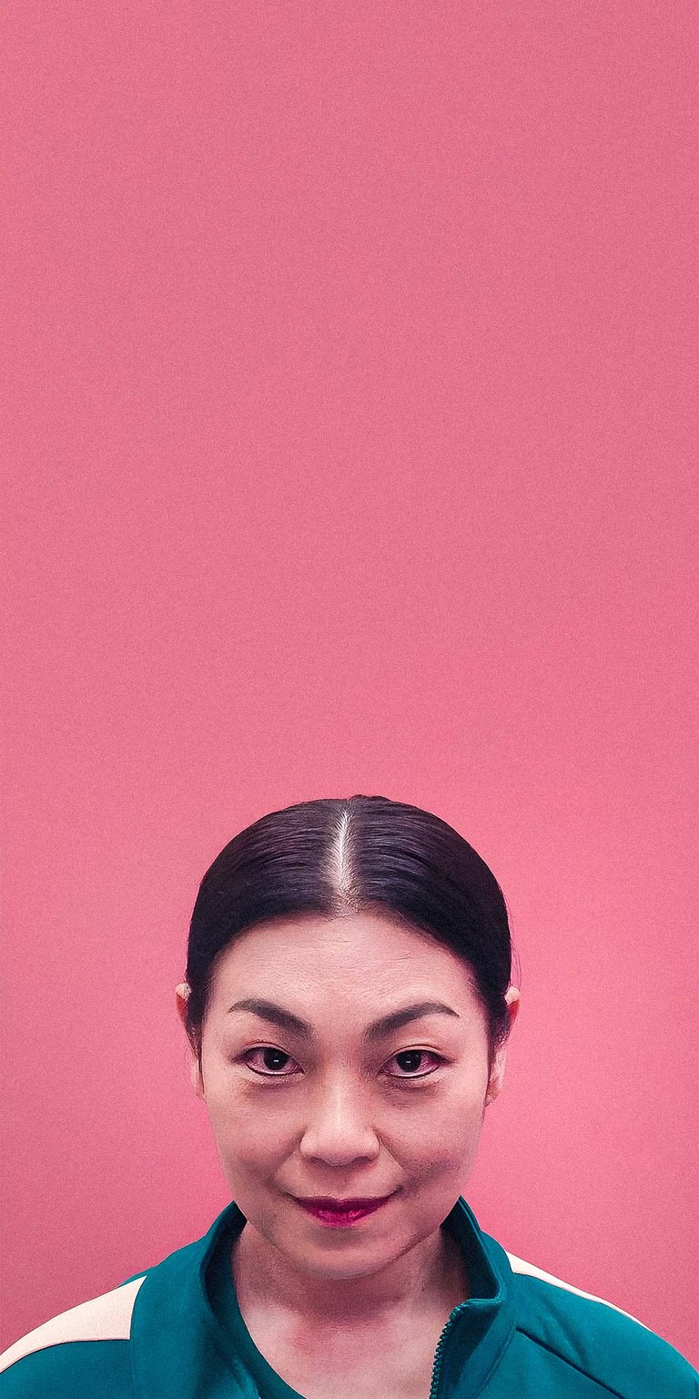 San Nyeo Player 212 portrait with pink background 4k wallpaper