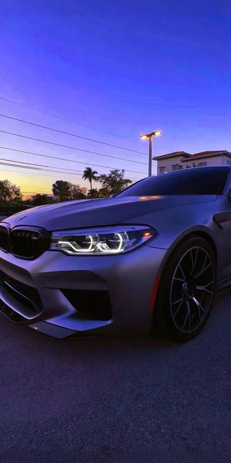 M5 wallpaper for iPhone HD