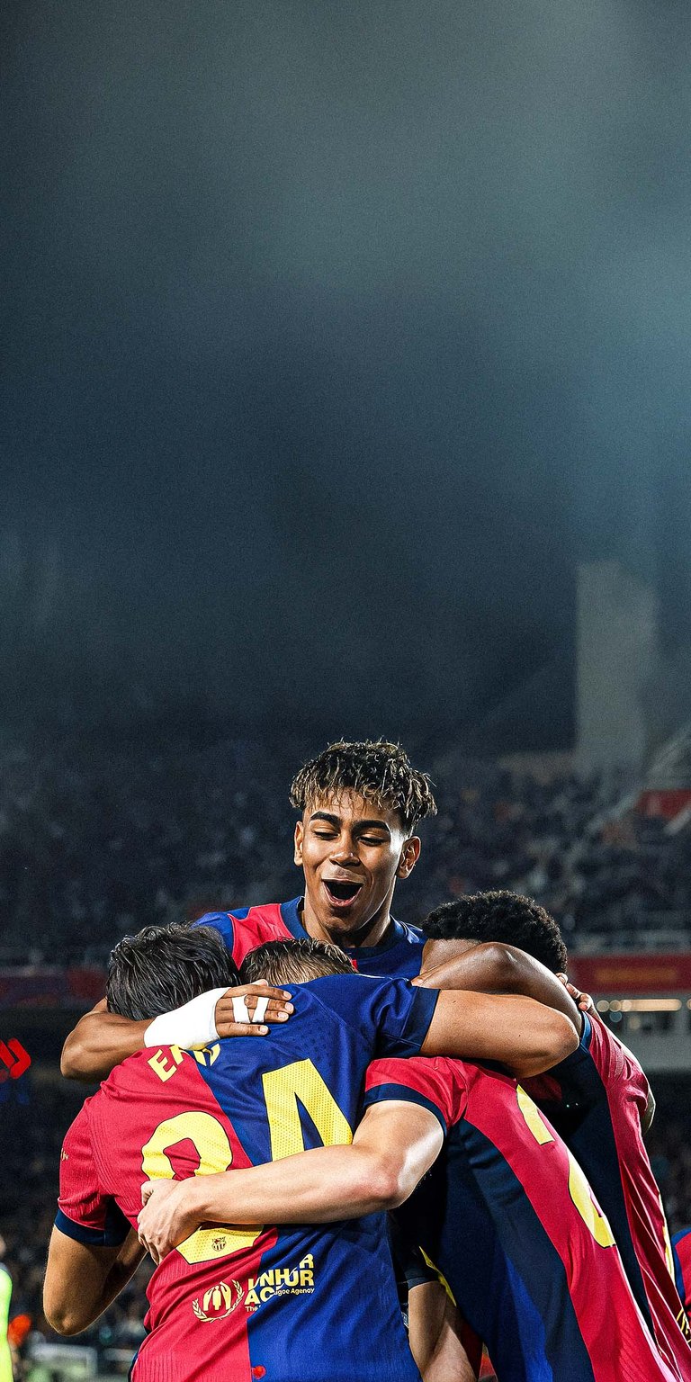 Lamine Yamal celebrates a goal during the match between FC Barcelona and RCD Mallorca Wallpaper