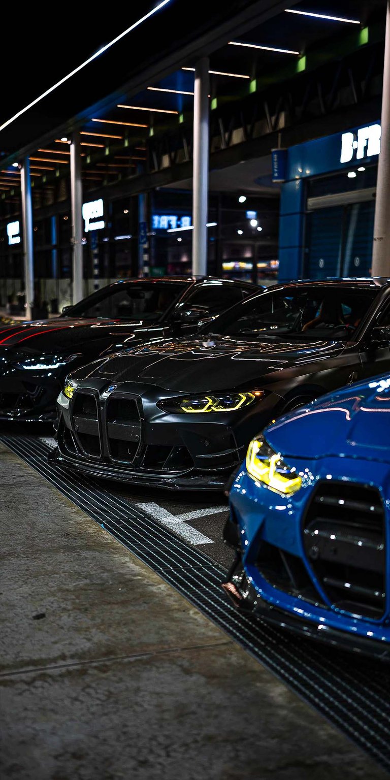 M3 cars wallpaper for iPhone