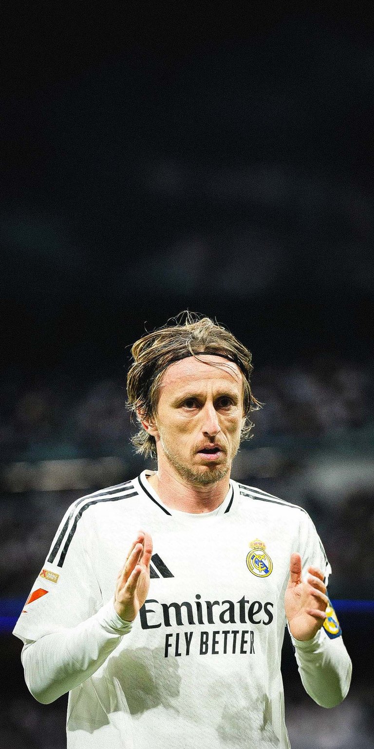 Luka Modric clapping wallpaper mobile HD