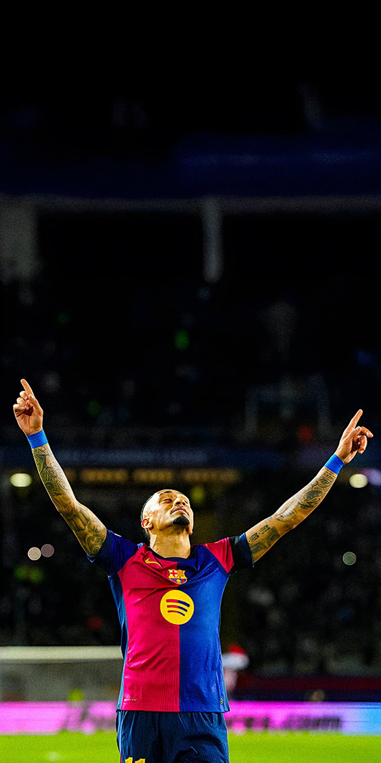 Raphinha wallpaper for iPhone