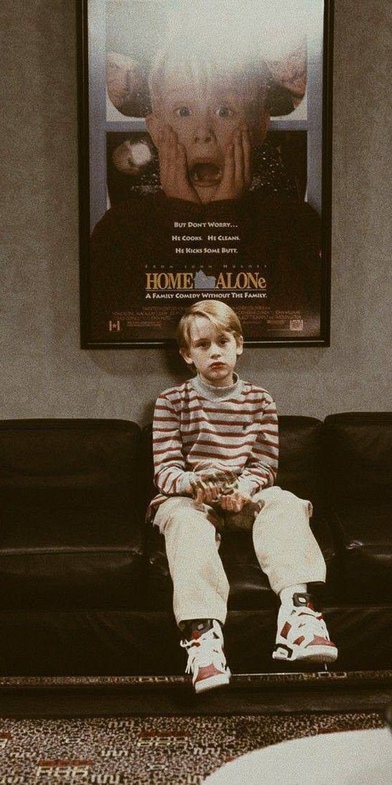 Y2K Home alone mobile 4K wallpaper