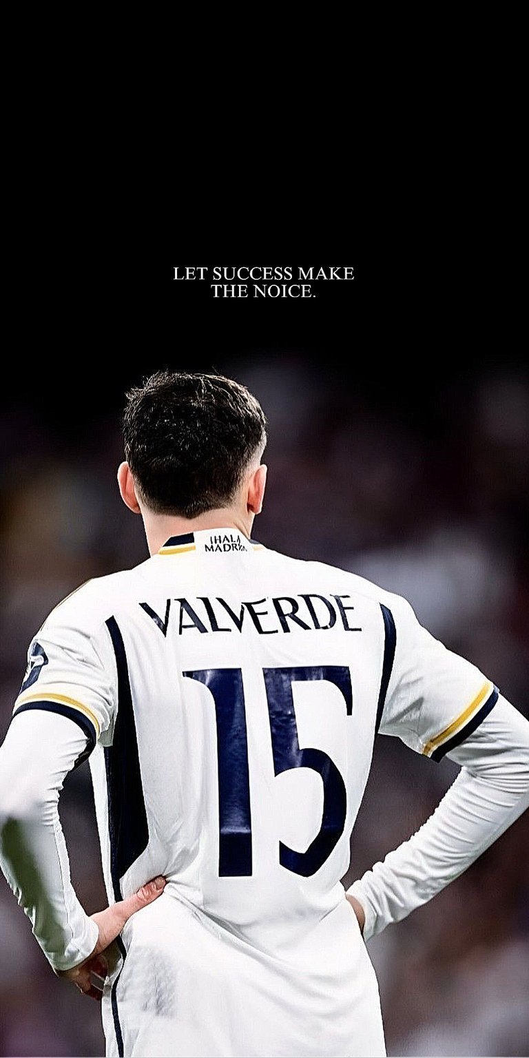 Federico Valverde in the field wallpaper for iPhone 4K