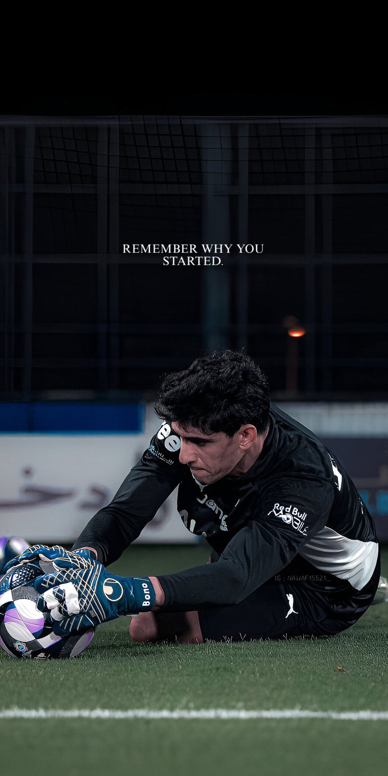 Yassine Bounou in the game wallpaper for iPhone 4K