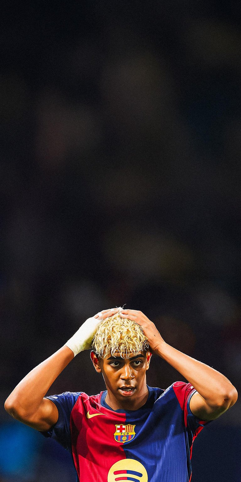 Lamine Yamal of FC Barcelona reacts during the UEFA Champions League Wallpaper HD iPhone