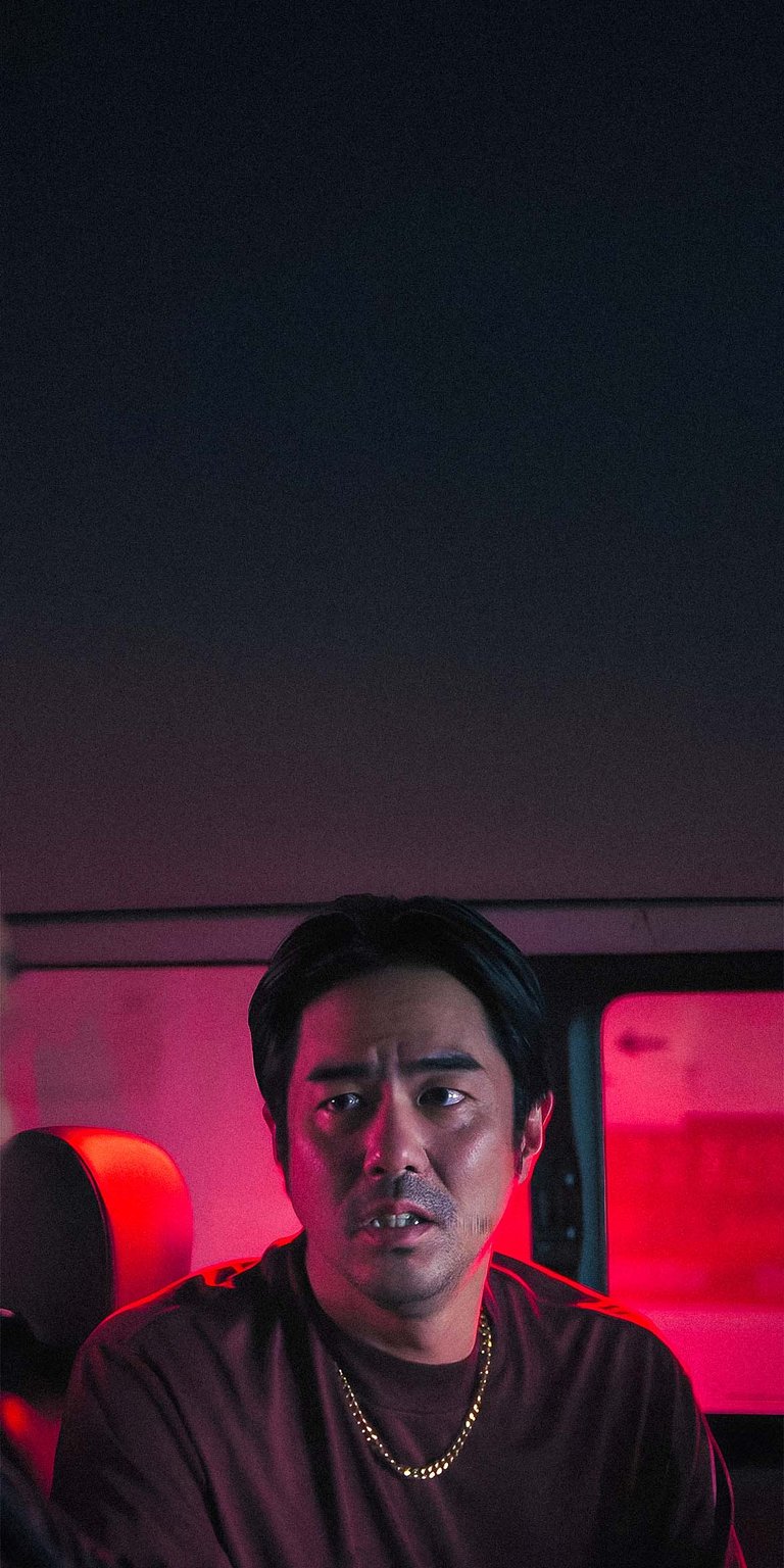 Choi Woo Seok in the car sitting in the dark photo HD wallpaper