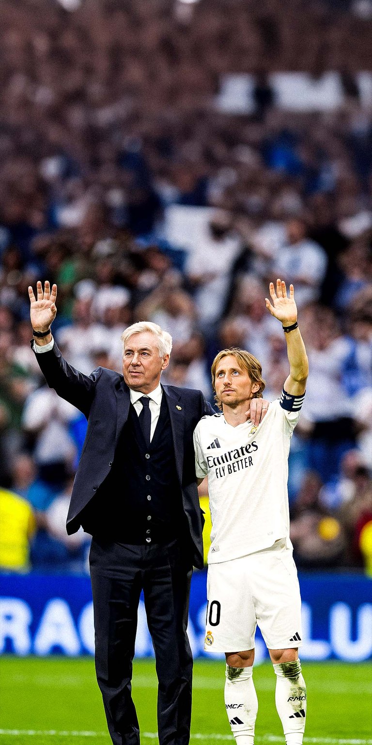 Carlo Ancelotti and Luka Modric celebrates wallpaper 4k iPhone