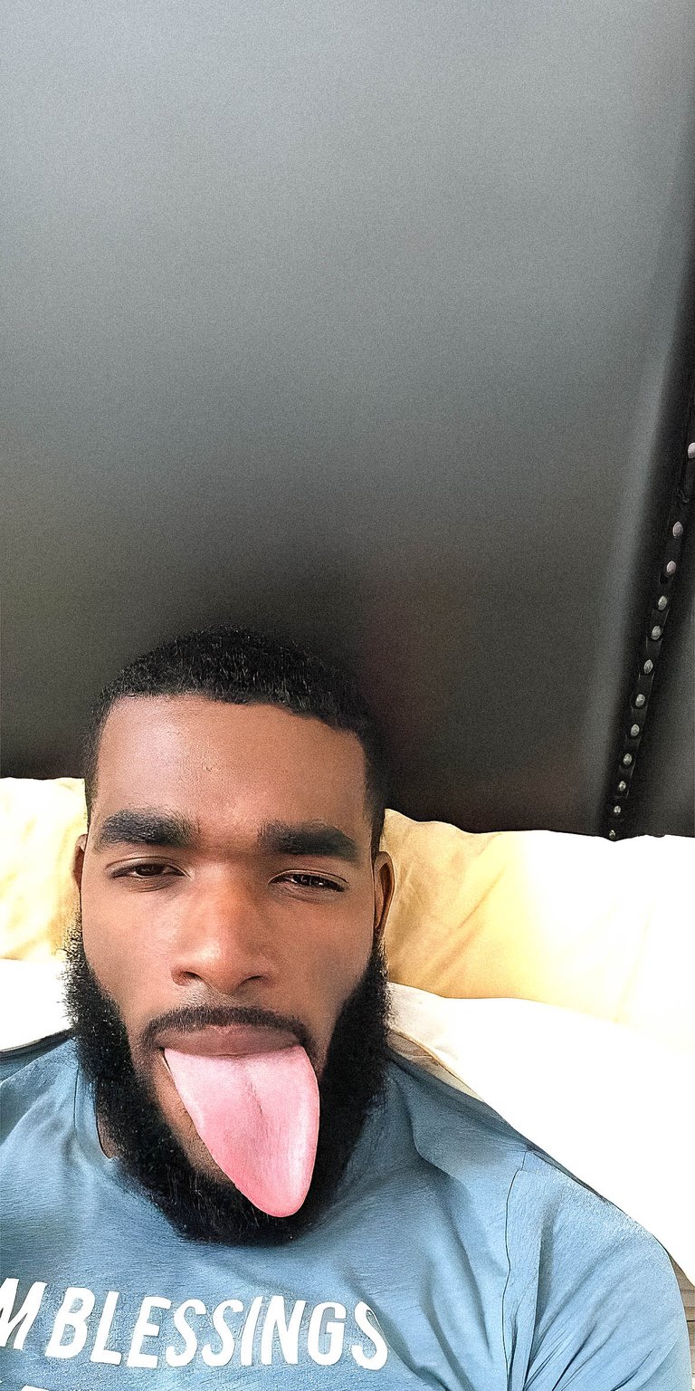 African long tongue meme wallpaper