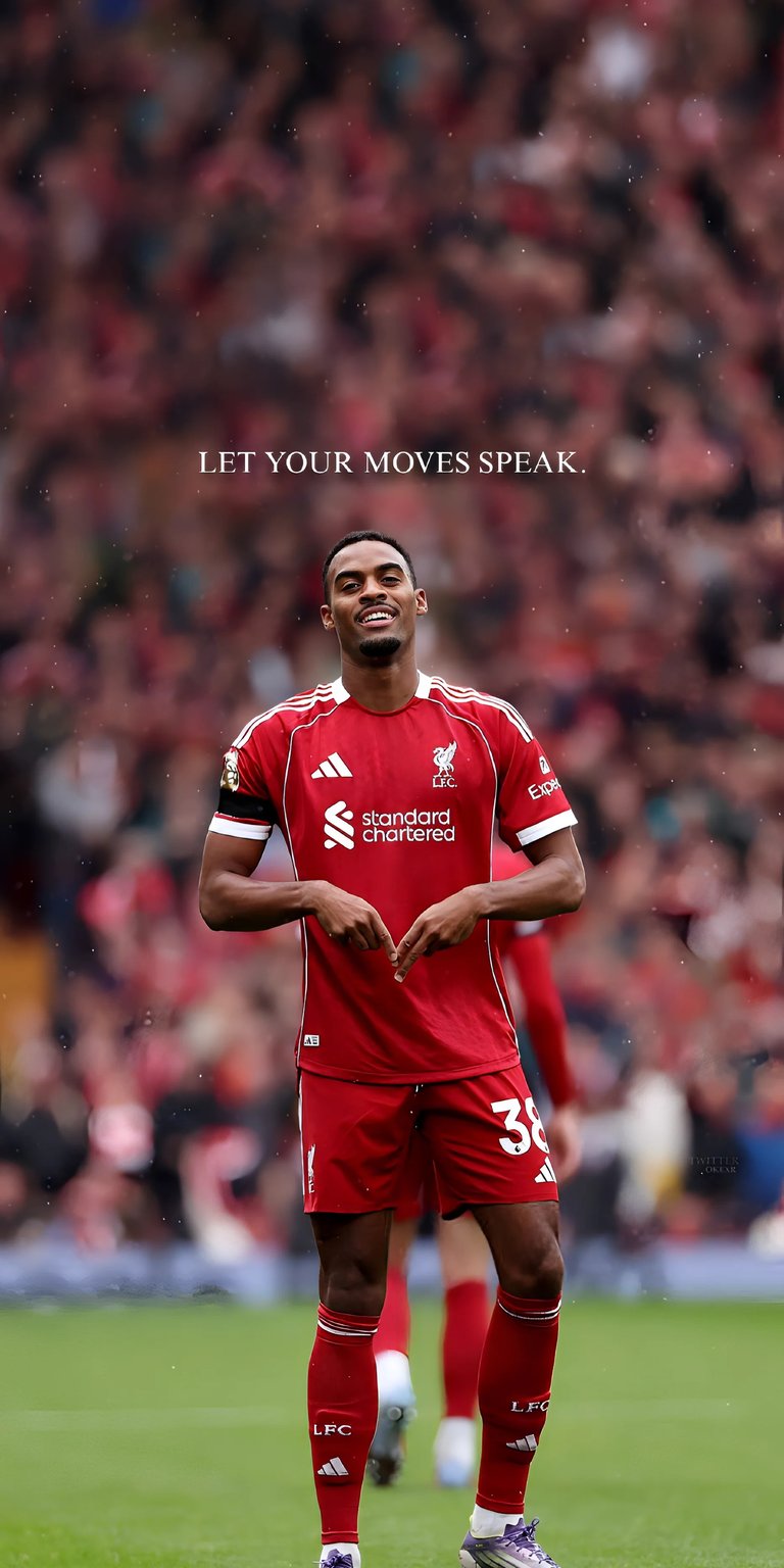 Ryan Gravenberch in the game wallpaper for iPhone 4K