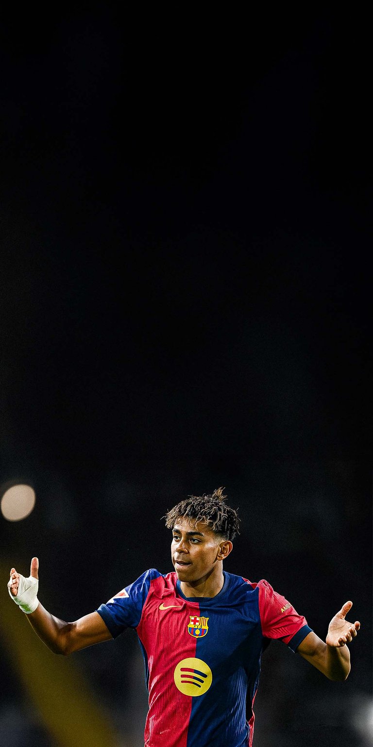 Lamine Yamal of FC Barcelona reacts during the La Liga EA Sports match Wallpaper