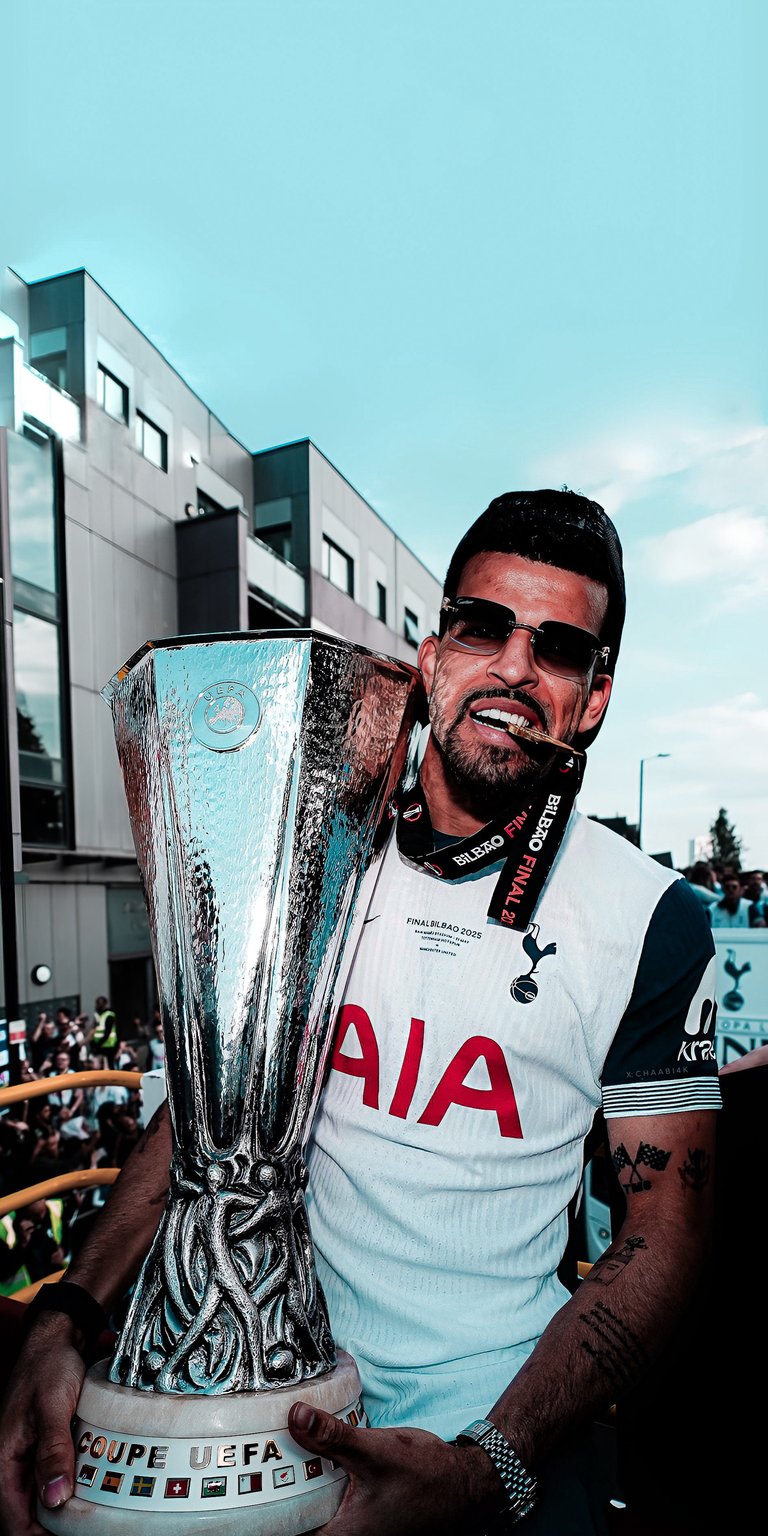 Solanke Premier League Champion wallpaper for iPhone 4k