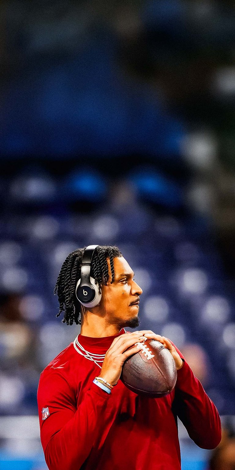 Jayden Daniels warms up Wallpaper 4k iPhone