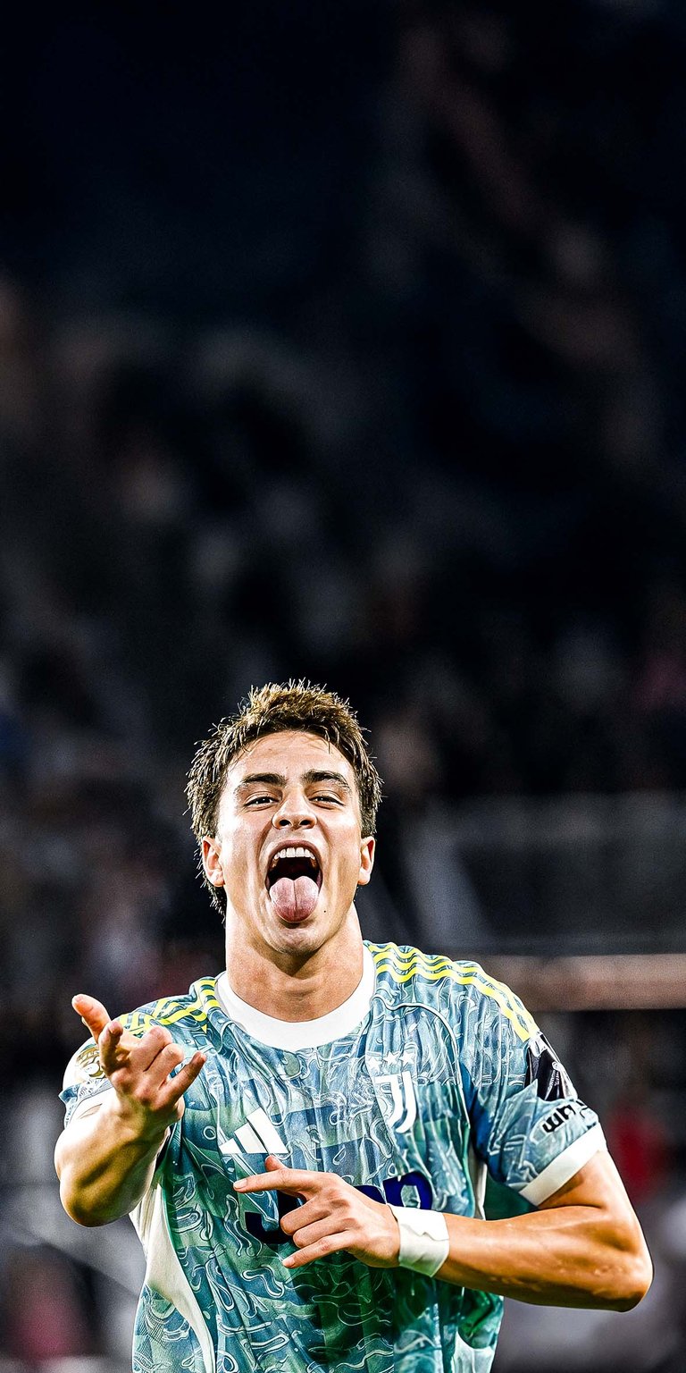 Kenan Yildiz celebrates Wallpaper 4K